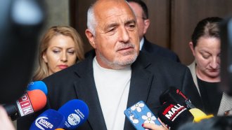 Борисов си плати частен самолет за среща с "Рейнметал" в Дортмунд
