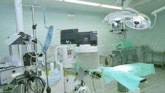 Лекари имплантираха най-малкото изкуствено сърце в света на седемгодишно китайче