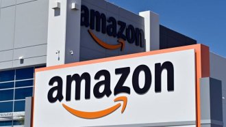 Amazon отменя поръчки за стоки от Китай след въведените мита