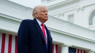 Тръмп: Американските кораби да минават безплатно през Панамския и Суецкия канал