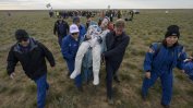Руско-американски екипаж се завърна на Земята след 7 месеца в Космоса