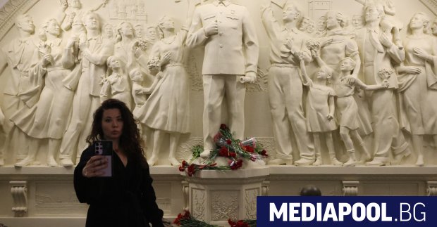 Паметник на съветския диктатор Йосиф Сталин е открит официално в