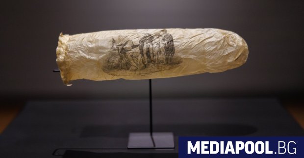 Националният музей на Нидерландия има нов експонат почти 200 годишен презерватив