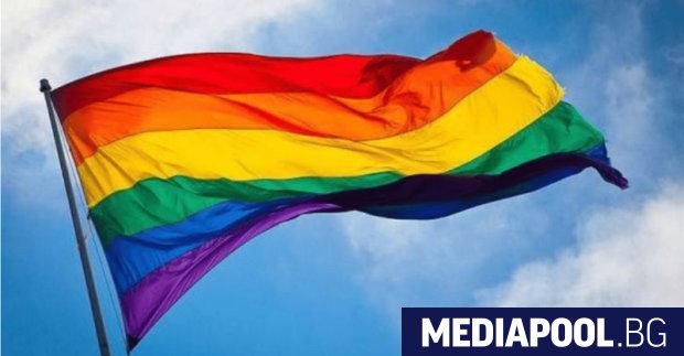 Конституционният съд на Италия постанови че две жени могат да