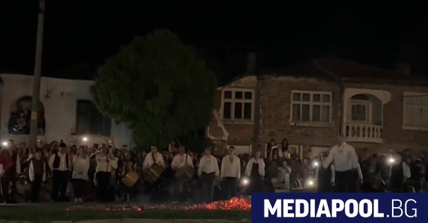 Нестинарите от странджанското село Българи спазиха вековната си традиция и