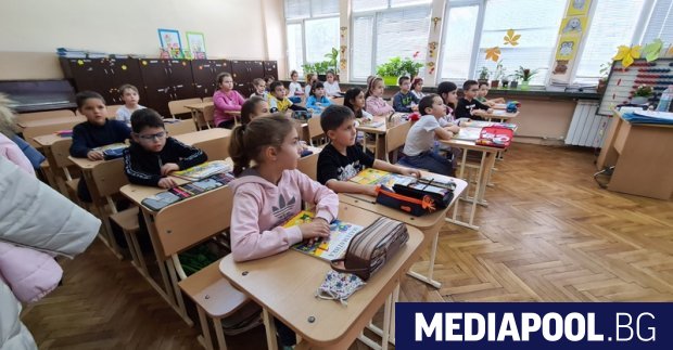 Закъсненията на ученици за училище за днес ще се извиняват