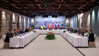 На "мирните" преговори в Истанбул Русия е заплашила да анексира още две украински области