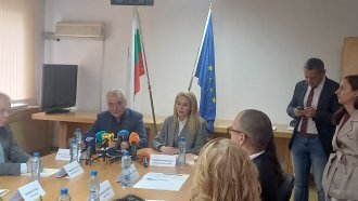 Държавата ще бори спекулата около еврото с нов сайт, кампания в 300 града и следене за картелно надути цени