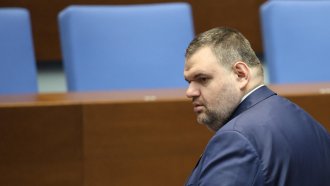 Пеевски пак поиска повече правомощия за КЗК и КЗП