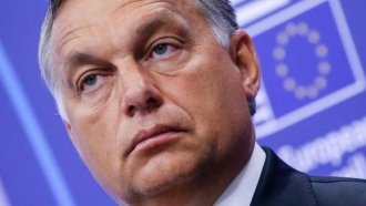 Евродепутати призовават за замразяване на всички средства за Унгария