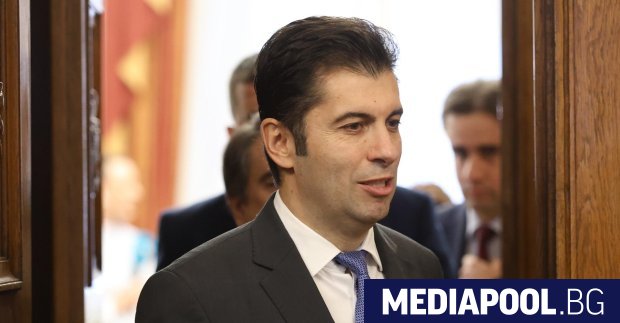 Съпредседателят на Продължаваме промяната Кирил Петков обяви че подава оставка