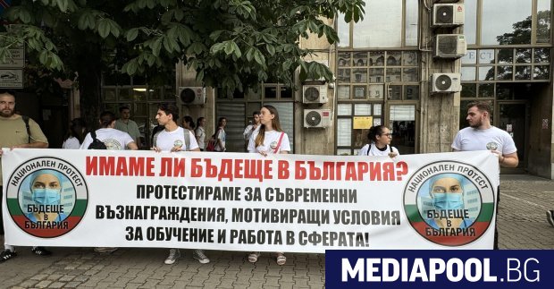 Заплатите на младите лекари и специализанти може и да се