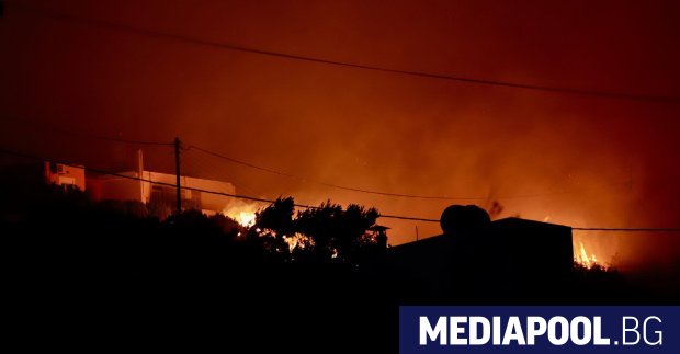 Извън контрол остава големият пожар който започна снощи в източната