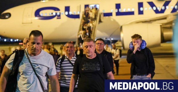 Евакуираните от Израел българи вече са в София Те кацнаха