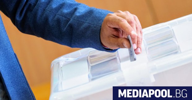 беше преизбран за кмет на софийския район Слатина на първия
