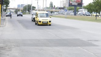 Колите пак се движат по локалното платно на бул. "Цариградско шосе" в София