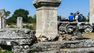 Културният министър не се ангажира със съдбата на амфитеатъра в София