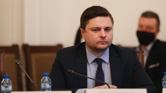 Още един депутат се отцепи от фракцията на Доган, но без да се снима с Пеевски