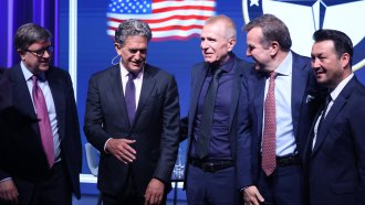 Ковачки се появи на форум в София с бивши висши американски политици (снимки)