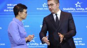 Еврокомисар: Целта е Северна Македония да започне преговори веднага щом промени конституцията