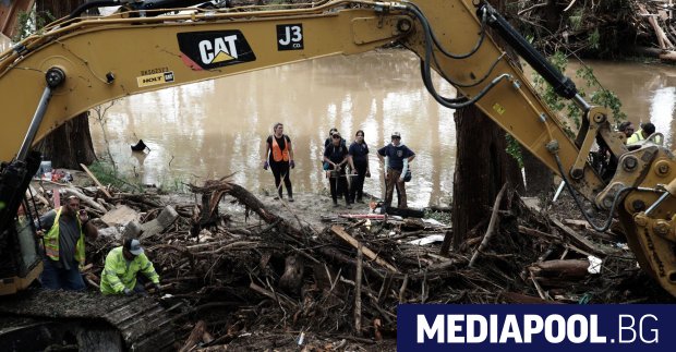 Броят на загиналите при опустошителните наводнения в щата Тексас на