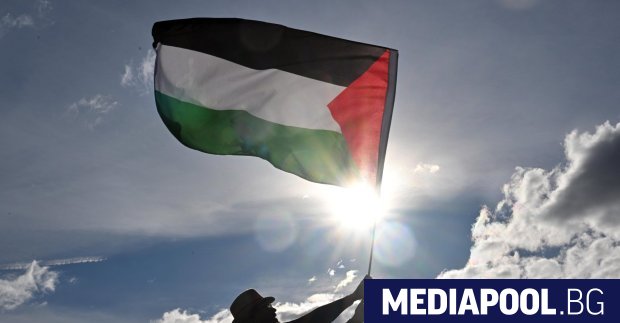 Разраства се скандалът между израелския посланик в Атина и кметът