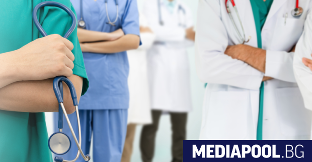 Депутатите отлагат решението какви минимални възнаграждения да получават медиците в