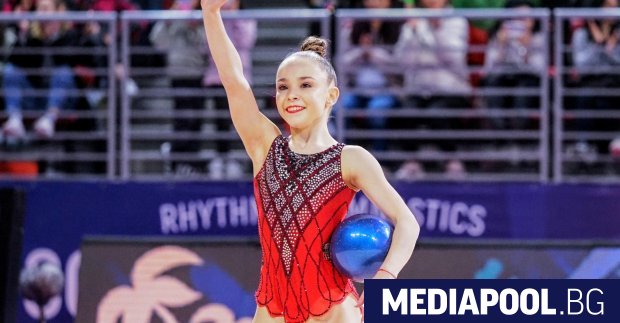 Стилияна Николова спечели сребърен медал на топка и бронзов на