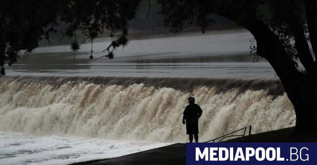 Броят на загиналите при катастрофалните наводнения в Тексас достигна най малко