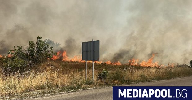За пореден ден ситуацията с пожарите у нас остава тежка