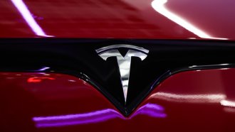 Tesla е осъдена за 243 млн. долара заради смъртоносна катастрофа с автомобил с автопилот