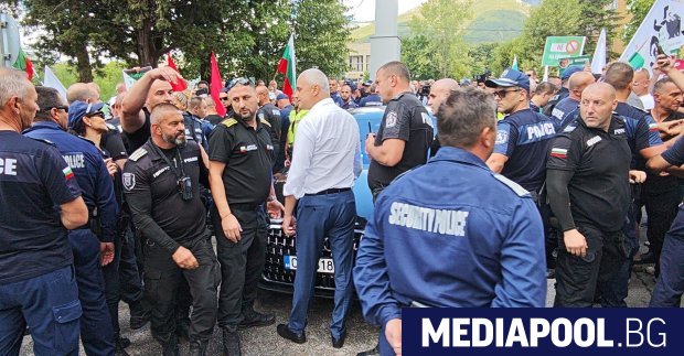 Проруската партия Възраждане опита да създаде напрежение преди планираната за