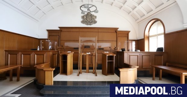 Адвокат Петър Чалъмов бивш прокурор в София бе остро критикуван