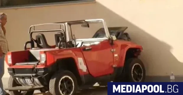 На символичен протест пред Съдебната палата в Бургас излязоха близки