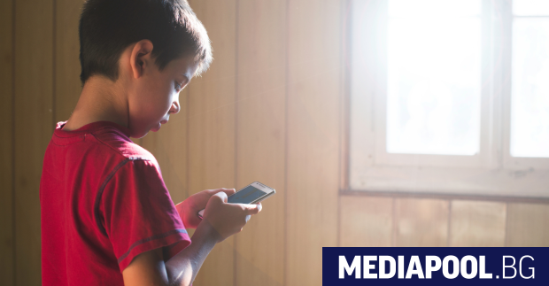 Забраната за използване на мобилни телефони в училище ще влезе