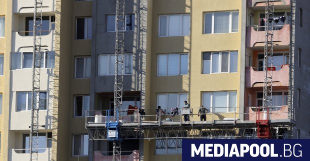 Общо 130 жилищни блока ще бъдат санирани в София по