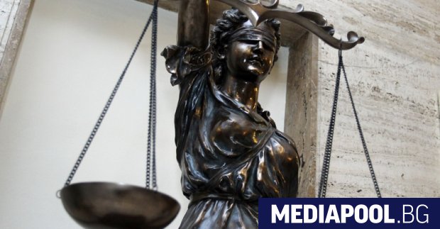 Учител от столично училище е с повдигнато обвинение заради секс