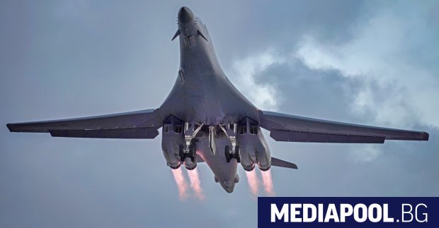 Три свръхзвукови американски бомбардировача B 1B Lancer са изминали 4800