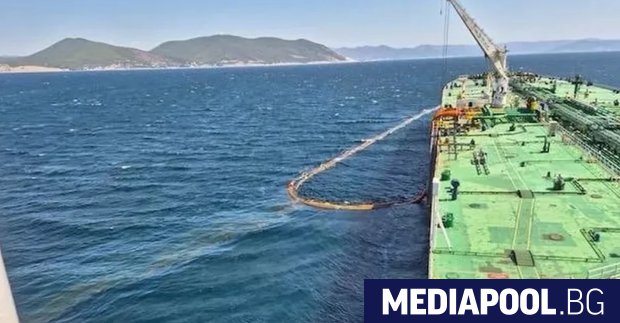 Петролното петно в Черно море образувало се в резултат на