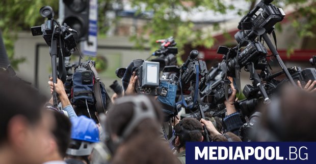 Петима журналисти на катарската телевизия Ал Джазира двама кореспонденти и