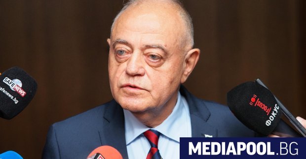 Държавата в момента функционира в състояние на узурпирана репресивна власт