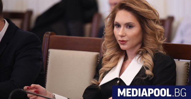 Управляващата коалиция с подкрепата на Делян Пеевски избра Мария Филипова