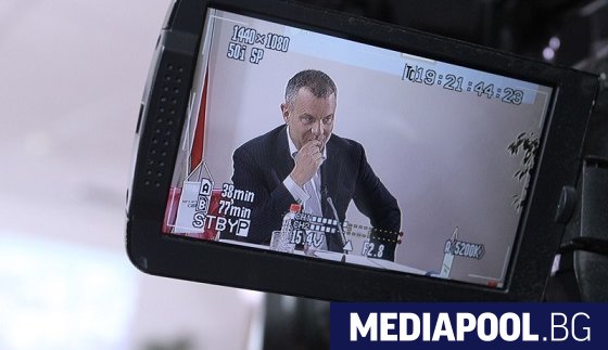 Броени дни след като настоящият директор на БНТ Емил Кошлуков