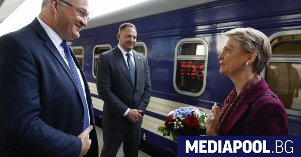 Британската външна министърка Ивет Купър обяви днес поредица от санкции