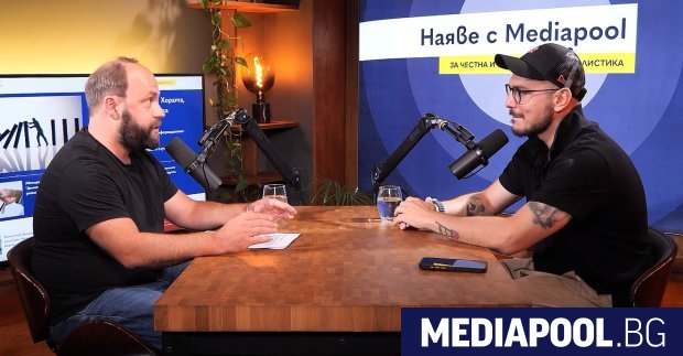 Как безнадеждно смешната действителност вдъхновява едно комедийно шоу и изкарват