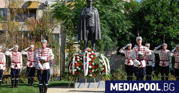 Паметник на героя от Дойран ген Владимир Вазов беше открит