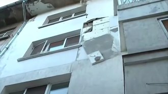 Евакуират блок в "Хаджи Димитър" заради опасни пукнатини