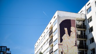 Изкуство срещу чалгата и казината: Стенописи преобразяват Студентски град