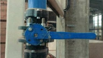 Спряна е нелегална и замърсяваща линия на "Кроношпан"