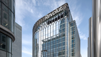 Revolut инвестира 11.5 млрд. евро, гони 100 млн. клиенти